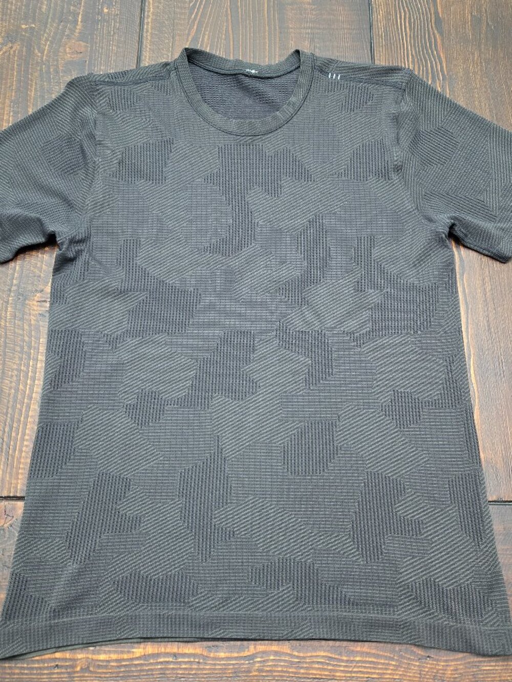Lululemon Metal Vent Breathe Shirt Mens M Holy Camo Black Graphite Grey Training